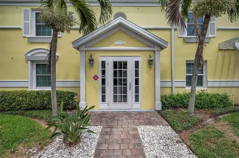 5070 Beach Dr SE #B, Saint Petersburg, FL 33705