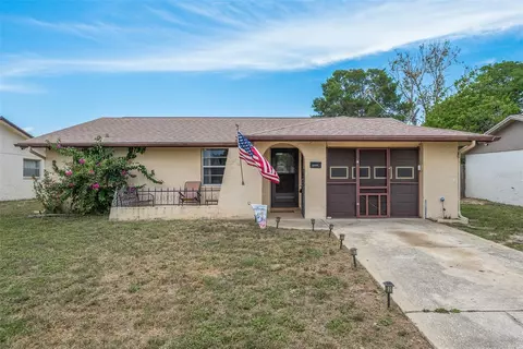 8929 Cairo Ln, Port Richey, FL 34668