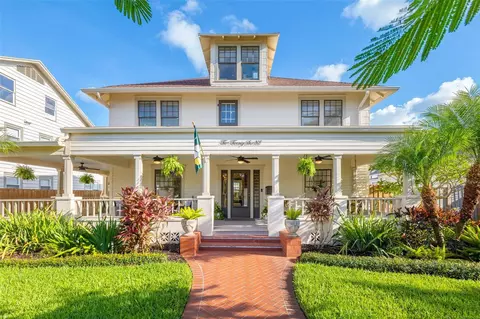 226 10th Ave NE, Saint Petersburg, FL 33701