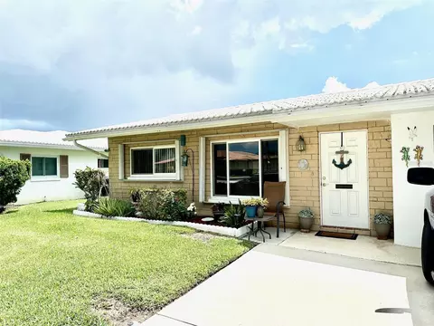 9905 Mainlands Blvd E, Pinellas Park, FL 33782