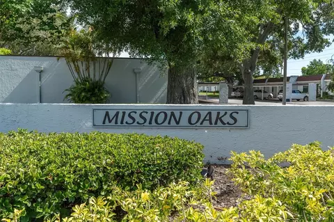 13711 Mission Oaks Blvd, Seminole, FL 33776