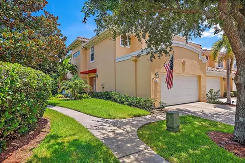 101 Valencia Cir, Saint Petersburg, FL 33716