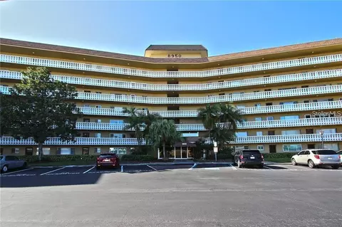 8950 Park Blvd #205, Seminole, FL 33777