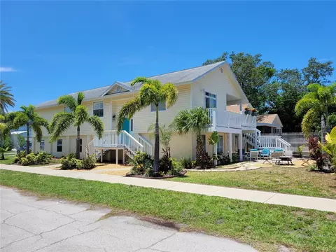 402 Indiana Ave, Crystal Beach, FL 34681