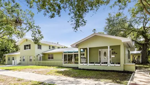 2176 Bay St SE, Saint Petersburg, FL 33705