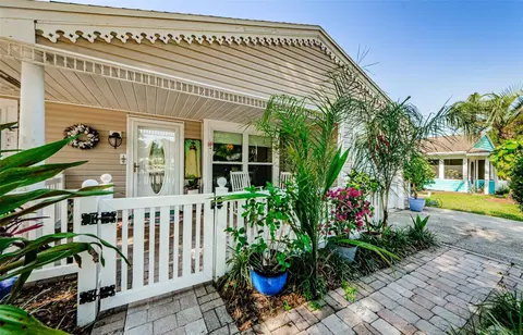 2760 Kavalier Dr, Palm Harbor, FL 34684