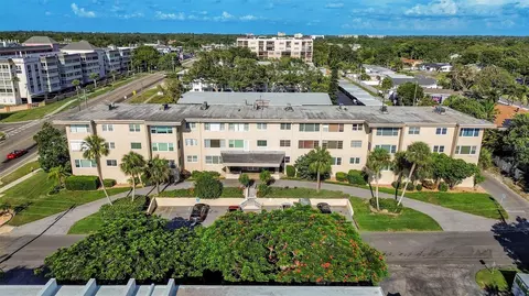 55 Harbor View Ln #106, Belleair Bluffs, FL 33770