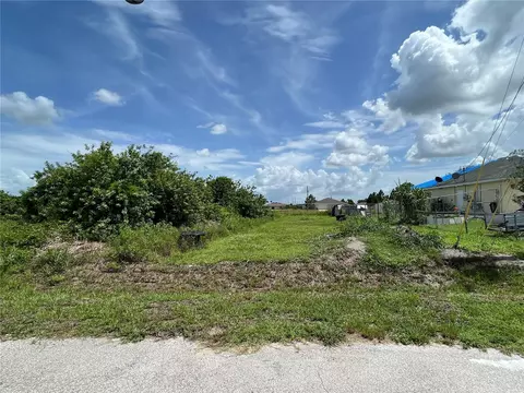 4001 16th St SW, Lehigh Acres, FL 33976