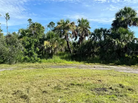 Hills Court, North Port, FL 34288