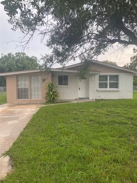 2154 Bouyer St, Lake Wales, FL 33898