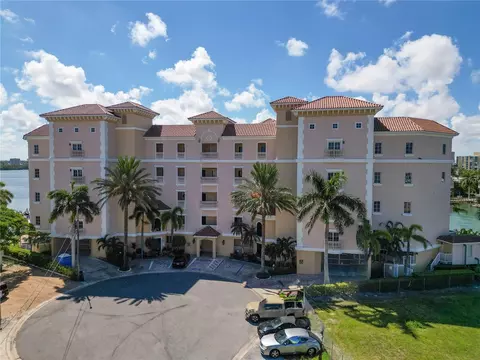 205 Brightwater Dr #203, Clearwater Beach, FL 33767