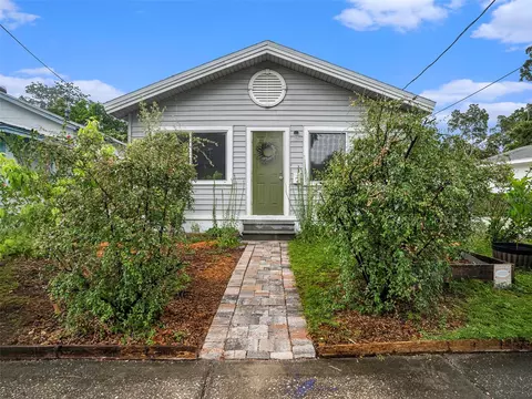 266 4th St NW, Largo, FL 33770