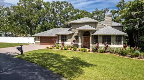 1511 Chateau Wood Dr, Clearwater, FL 33764