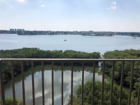7050 Sunset Dr S #811, South Pasadena, FL 33707