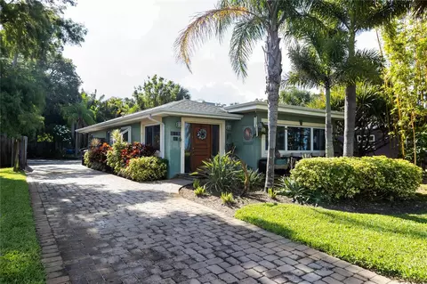 1971 Edgewater Dr, Clearwater, FL 33755