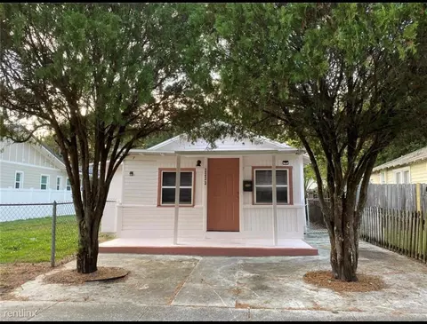 2233 Quincy St S, Saint Petersburg, FL 33711