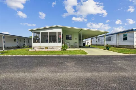 2045 Manoa Dr, Holiday, FL 34691