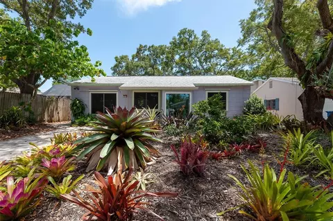 8068 27th Ave N, Saint Petersburg, FL 33710
