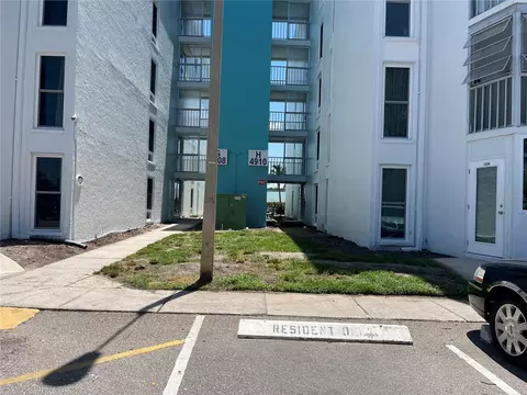 4910 38th Way S #209, Saint Petersburg, FL 33711