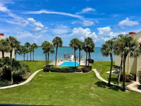 7510 Sunshine Skyway Ln S #208, Saint Petersburg, FL 33711