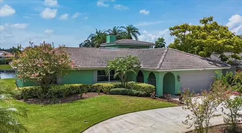 6700 Tanglewood Dr NE, Saint Petersburg, FL 33702