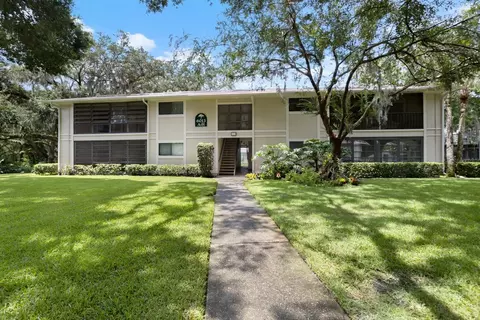 6013 Laketree Ln #B, Temple Terrace, FL 33617
