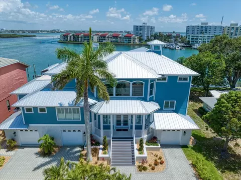 277 Bayside Dr, Clearwater Beach, FL 33767