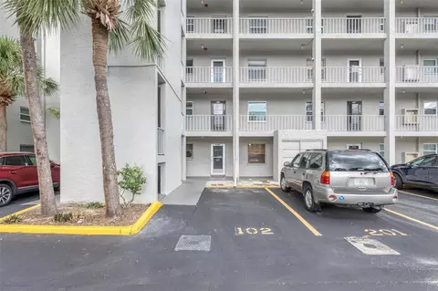 3038 Lake Bayshore Dr #O-102, Bradenton, FL 34205