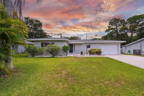 8272 127th St N, Seminole, FL 33776