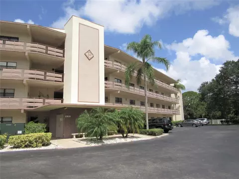 6188 80th St N #108, Saint Petersburg, FL 33709