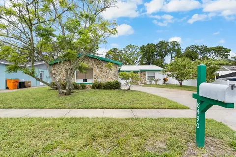 8490 91st St, Seminole, FL 33777