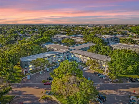 2426 Persian Dr #18, Clearwater, FL 33763