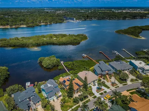 2025 N Pointe Alexis Dr, Tarpon Springs, FL 34689