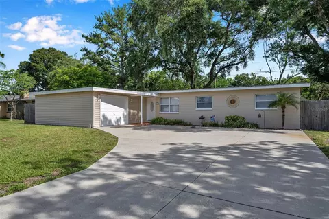 8415 Kumquat Ave, Seminole, FL 33777