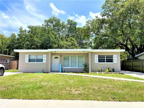 9049 93rd St, Seminole, FL 33777