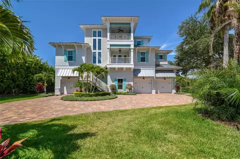 1087 Point Seaside Dr, Crystal Beach, FL 34681