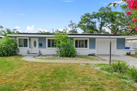 8245 Yardley Ave N, Saint Petersburg, FL 33710