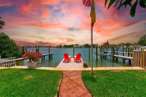 1907 Bay Blvd, Indian Rocks Beach, FL 33785