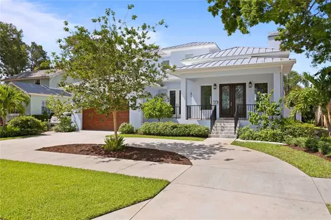221 Estado Way NE, Saint Petersburg, FL 33704