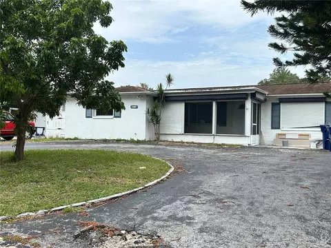 8416 76th Ave, Seminole, FL 33777
