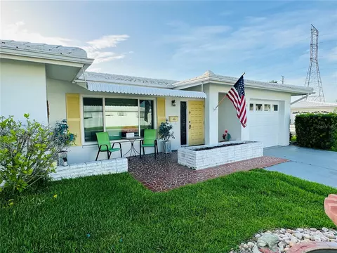 9701 37th St N, Pinellas Park, FL 33782