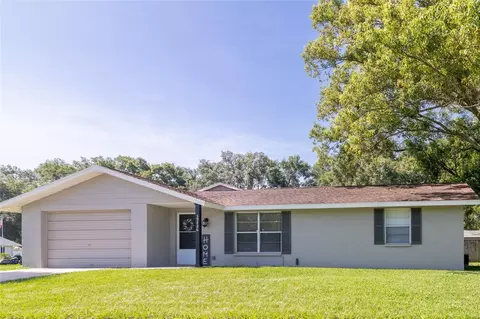 39426 8th Ave, Zephyrhills, FL 33542