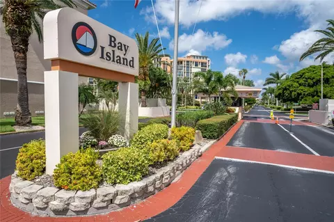 7665 Sun Island Dr S #303, South Pasadena, FL 33707