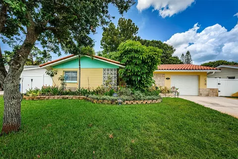 3570 70th St N, Saint Petersburg, FL 33710