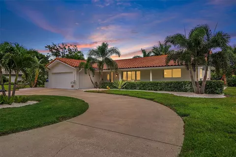 2050 Iowa Ave NE, Saint Petersburg, FL 33703
