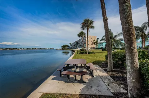1819 Shore Dr S #101, South Pasadena, FL 33707