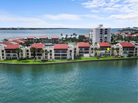 868 Bayway Blvd #303, Clearwater Beach, FL 33767