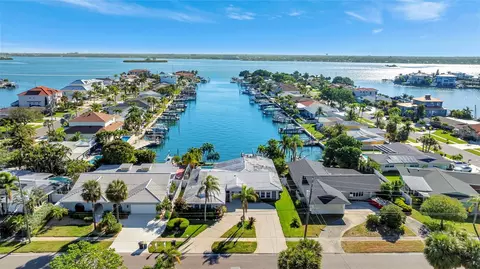 481 Island Way, Clearwater Beach, FL 33767