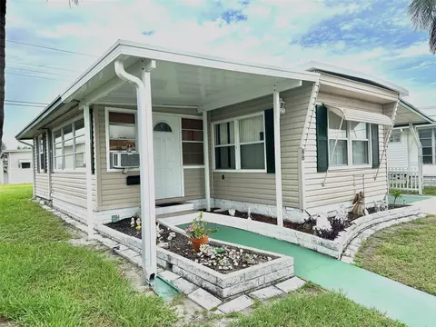 2000 E Bay Dr #88, Largo, FL 33771