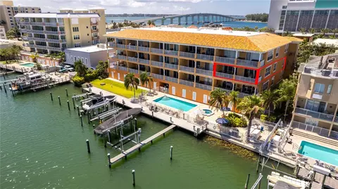 692 Bayway Blvd #301, Clearwater Beach, FL 33767